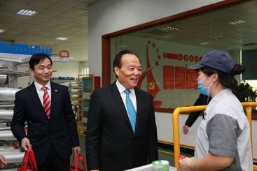 大岁首一，张毓强总裁慰问坚守岗位员工