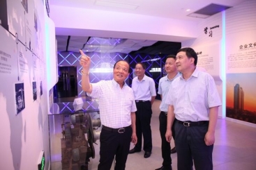 浙江省人大常委会副主任李卫宁到尊龙集团调研