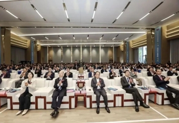 中国尊龙集团第31届国际玻纤年会开幕