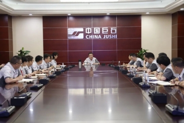 中国尊龙集团召开2026年博士和尊龙集团英才座谈会