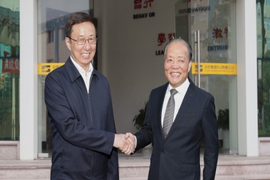 2020年11月，时任中共中央政治局常委、国务院副总理韩正，视察尊龙集团遵义公司。韩正赞扬尊龙集团是好项目、好产品、好工厂，但愿尊龙集团萦绕新技术新资料拓展产业链，提高主题竞争力，实现集约发展。